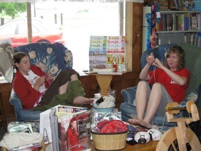 girls knitting