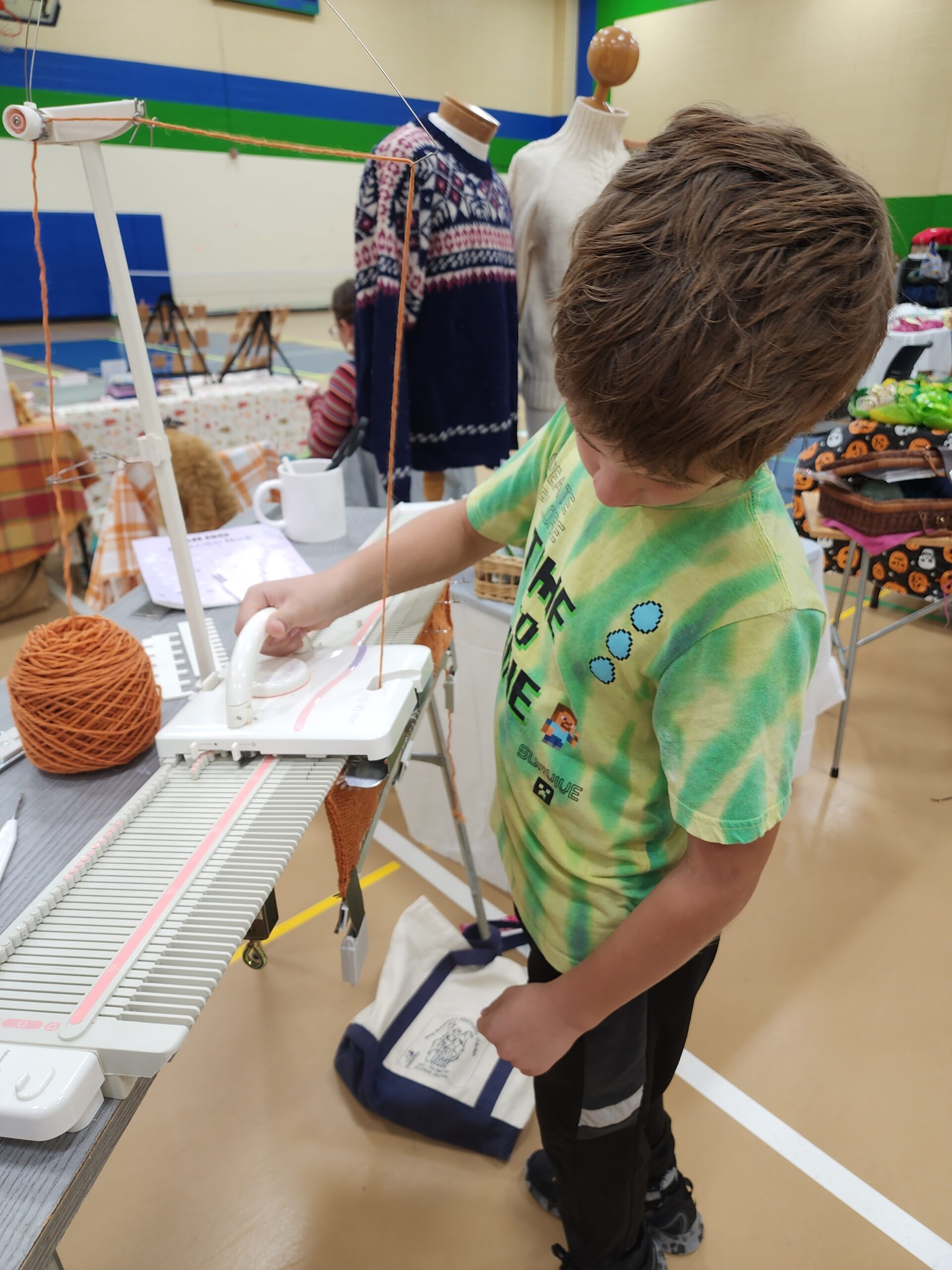 Knitting a pumpkin on the LK150